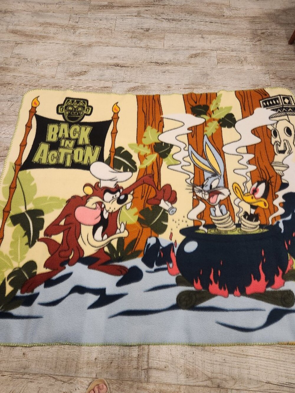 Looney Tunes 2003 Vintage Back in Action Movie Tie-in Fleece Throw